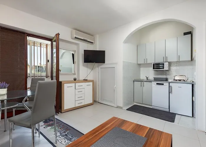 Πανσιόν Smaila